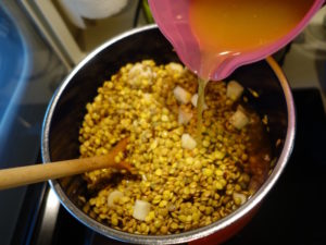 Leckere italienische Linsensuppe aus dem Camper