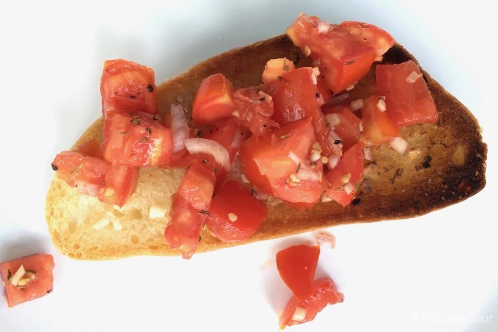 Einfaches Tomatensugo und Bruschetta - La dolce far niente