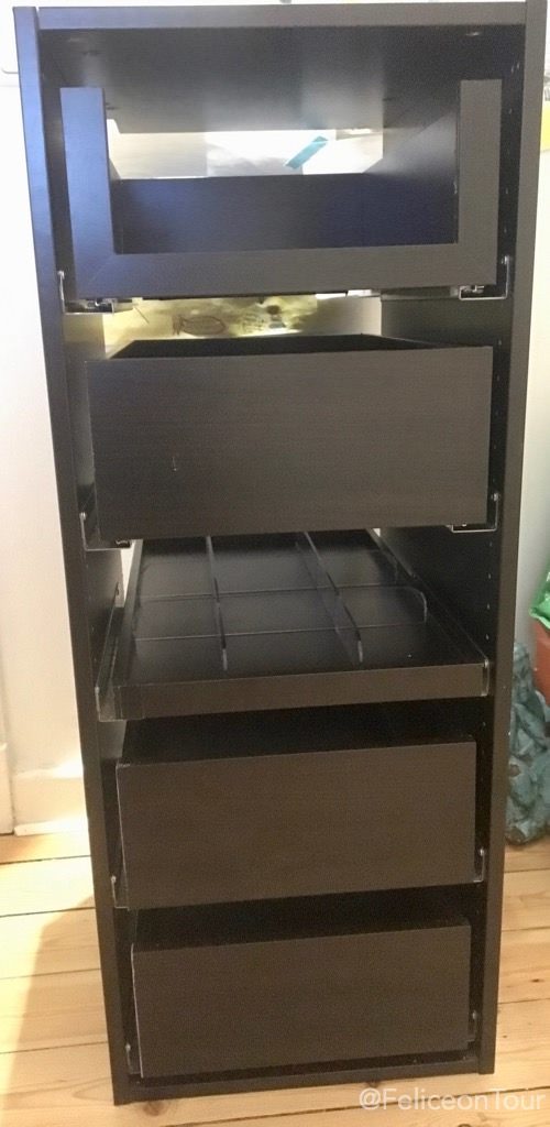 IKEA Kleiderschrank im Wohnmobil